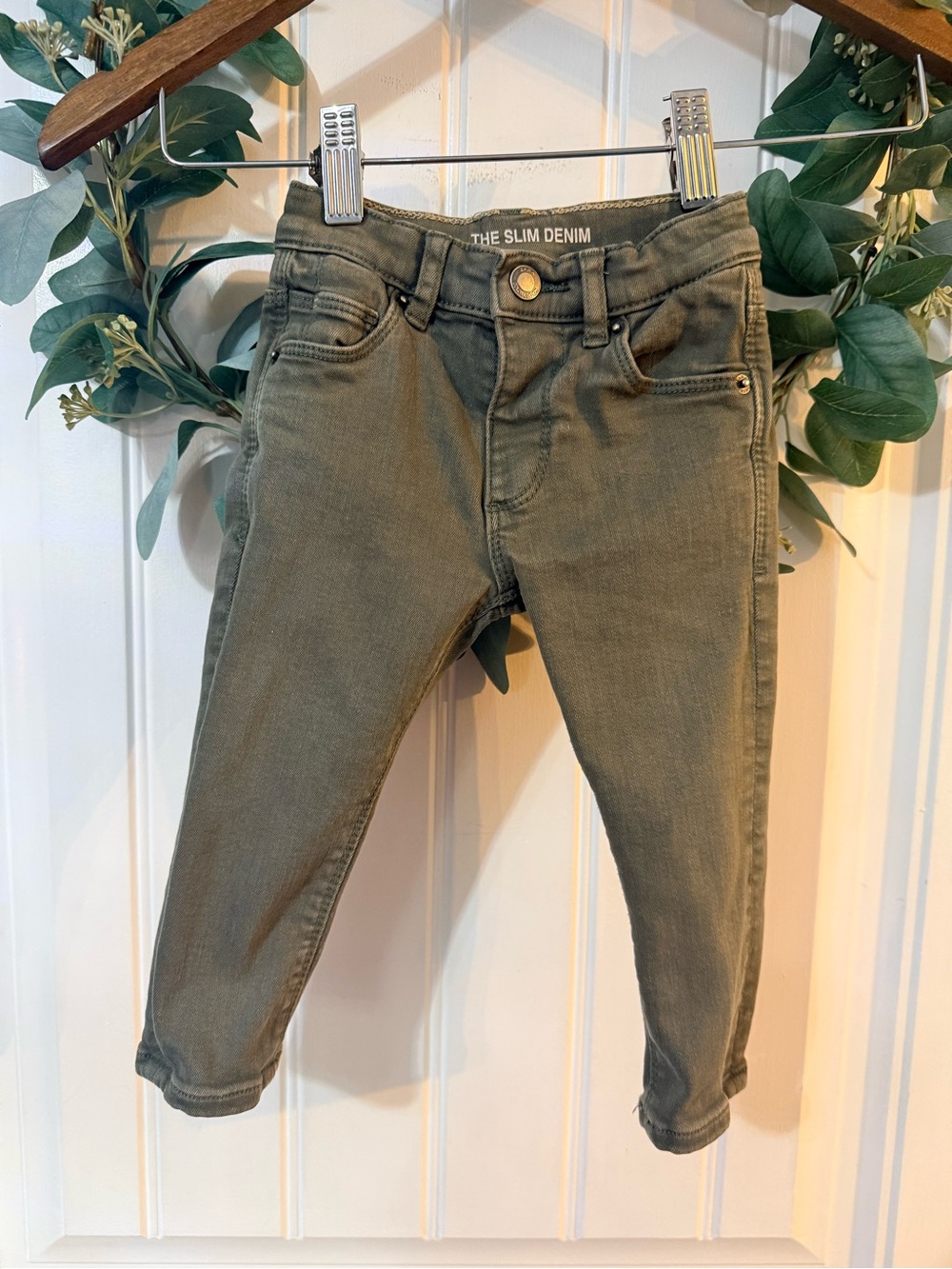 💫10/$25 • Zara Olive Green The Slim Denim Skinny Jeans